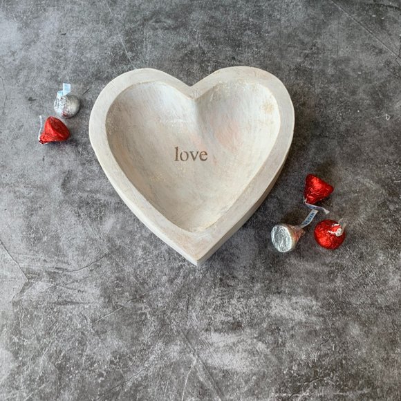 Mango Wood "love" Dish / Heart Dish / Mango Wood / 6" x 6" x 1.5" - Picture 2 of 6